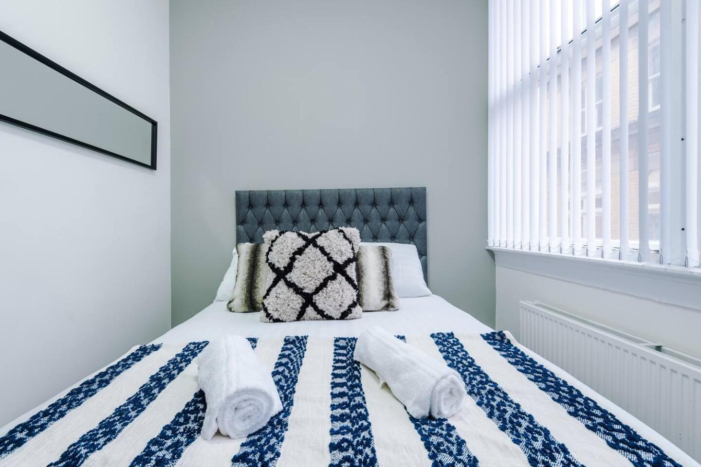 Apartment Stunning City Centre Two Bedroom *